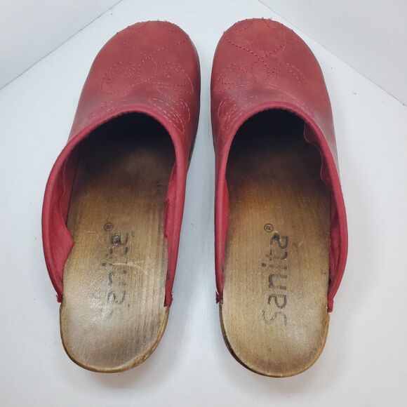 Sanita Womens Sz 8/38 Red Embroidery Mule Clog Danish Wood Boho Lagenlook Hippie - Picture 8 of 11